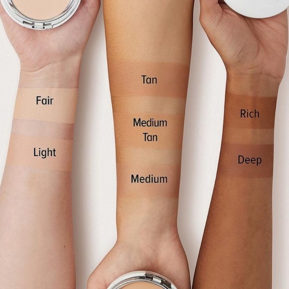 🤍New It Cosmetics Celebration Full Coverage Foundation Powder🤍 - Picture 2 of 7